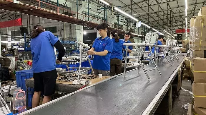 commode-chair-assembling-line commode-chair-assembling-line